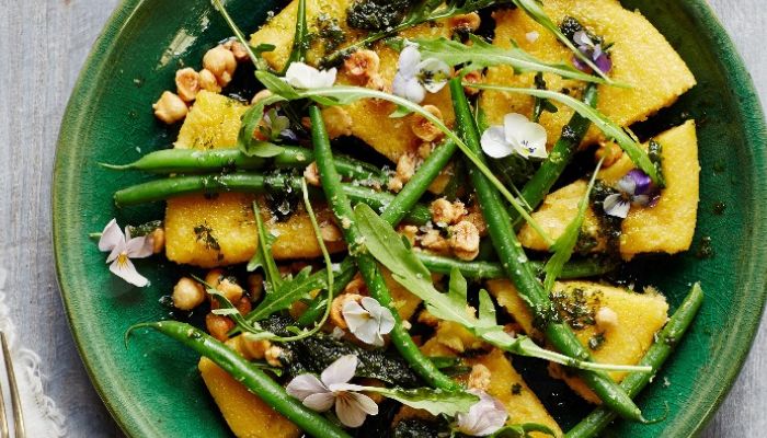 Chilli and Parmesan polenta with green beans